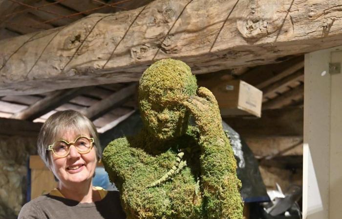 She creates astonishing plant sculptures and will exhibit at Rue des Métiers d'Art in Nontron, in Dordogne.