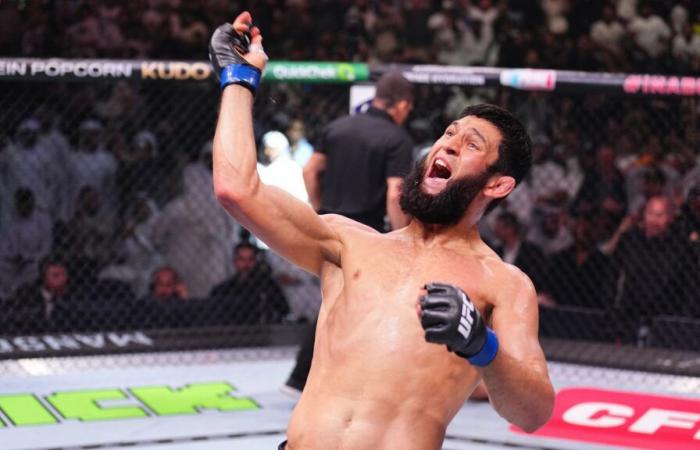 Khamzat deserves title shot after destroying Robert Whittaker at UFC 308 because Sean Strickland is a boring creep