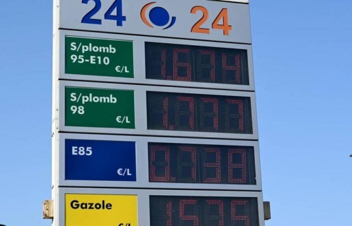 Fuel prices fell again last week