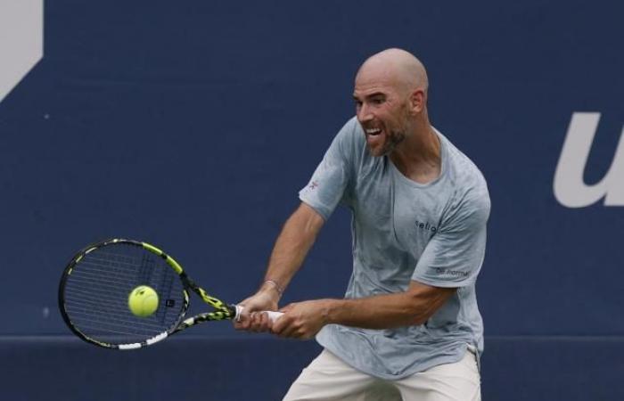 Adrian Mannarino dismisses Tommy Paul and qualifies for the second round at Bercy