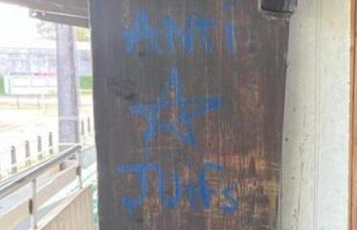 Anti-Semitic tags discovered on the stand of a Dordogne stadium