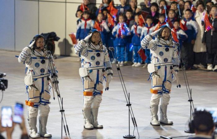 China sends three new astronauts to its space station