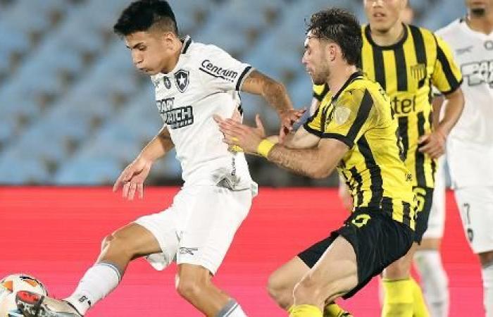 Botafogo loses to Peñarol in a nervous game, but goes to the unprecedented final