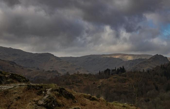 Will settled weather stick around across Halloween into early November?