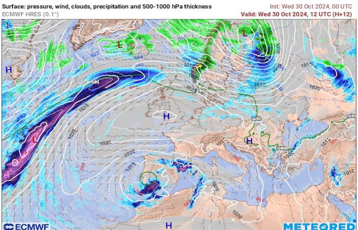 Will settled weather stick around across Halloween into early November?