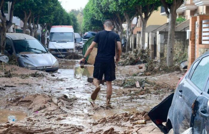 What is the “dana” meteorological phenomenon causing the deadly floods in Spain?