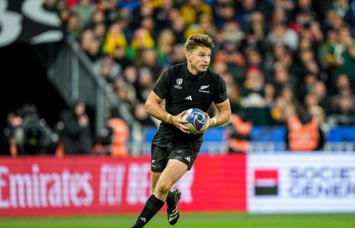 International – The All Blacks with Beauden Barrett at the opening to challenge England, Damian McKenzie relegated to the bench