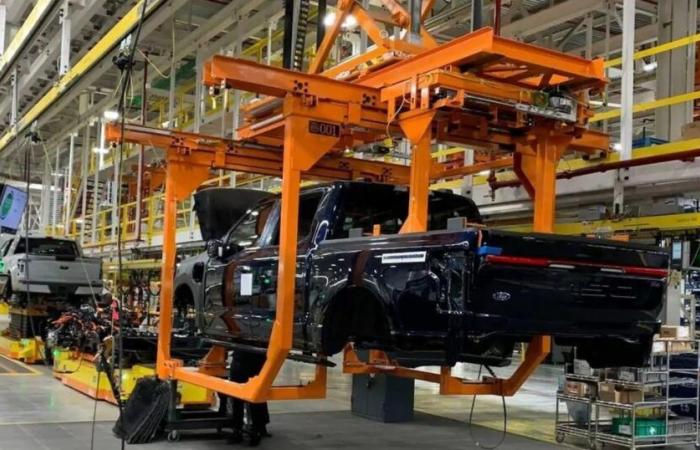 Ford halts production of F-150 Lightning