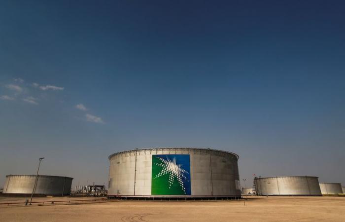 Saudi Arabia may cut oil prices for Asia in December