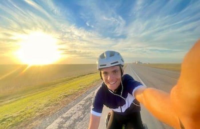 Crossing Canada by bike: a Frenchman born in Halifax returns 23 years later to discover his native country