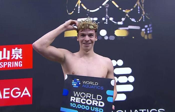 Léon Marchand smashes the short course 200m medley world record