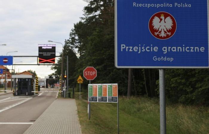 Minefields and dragons' teeth: Poland strengthens its border with Russia