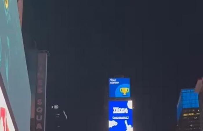 Iconic ‘Day of the Dead’ Skeleton Visits Times Square