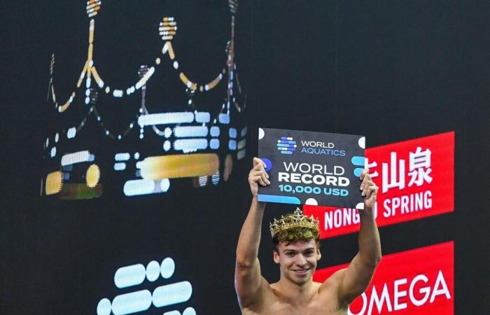 Léon Marchand, insatiable, explodes the world record in the 200m medley