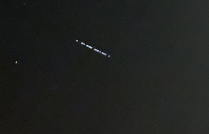 “Balls of light” observed in the sky last night: what were they?