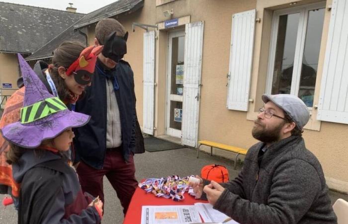 In Laval, these children took on challenges before knocking on doors for Halloween