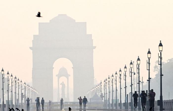 Diwali | New Delhi in a cloud of pollution after Diwali fireworks