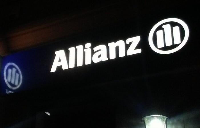 Allianz takes over the online insurance activities of German Friday