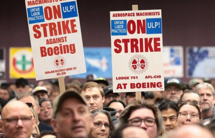 To end the strike, Boeing offers a larger pay rise to its workers