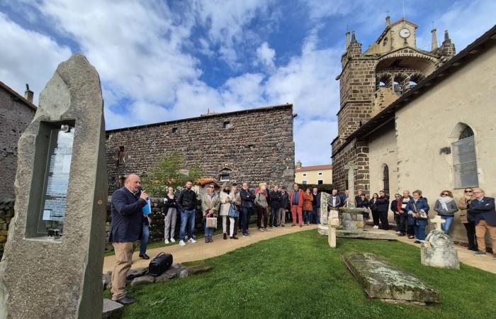 This cemetery mixing memory and creativity is an absolute must-visit in Haute-Loire