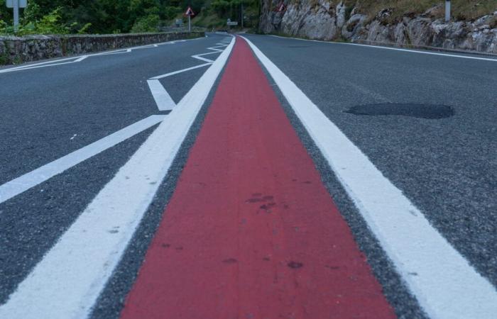 The big red line has arrived in France – watch out for the fine if you don’t know its meaning