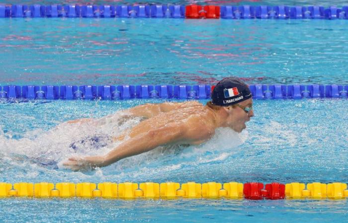 Léon Marchand shatters the world record in the 200 meter medley