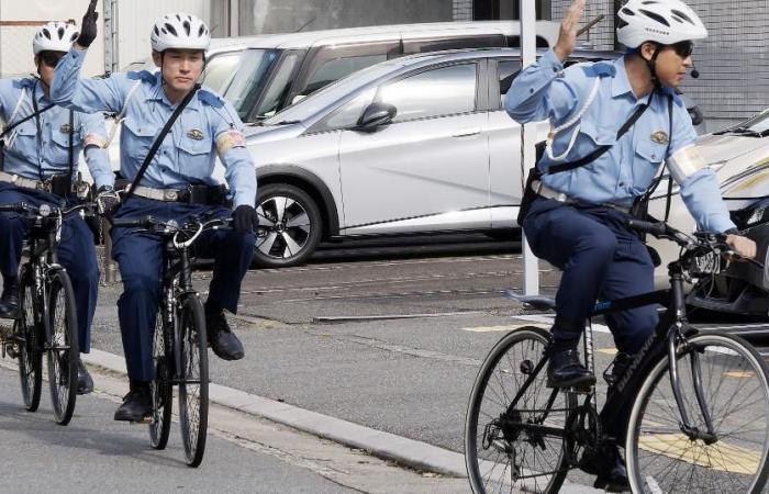 Telephoning while cycling can now land you in prison in Japan – rts.ch