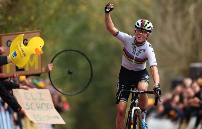 There’s her smile again! Dominant Fem van Empel crowns herself queen of the Koppenberg