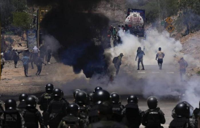 Bolivia. Around “twenty” soldiers taken hostage by supporters of the former president