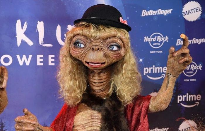 Wait, Heidi Klum was also a ridiculously elaborate E.T. for Halloween?