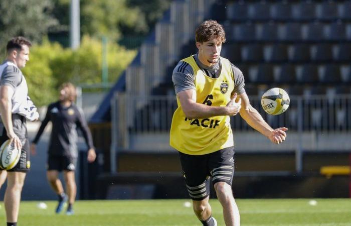 Oscar Jegou will make his return to the rugby fields with La Rochelle against Stade Français in the Top 14