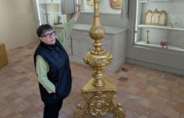 A 2 meter high candelabra found among the treasures of the Villeneuve-sur-Lot archives