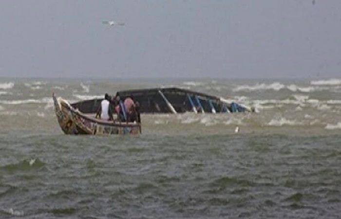 A boat leaving Senegal capsizes, 28 dead and 30 people in serious condition