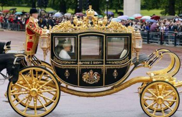 What is this new carriage of Charles III unveiled during his tour of Australia?