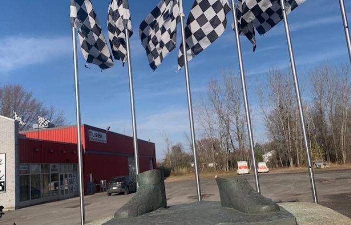 The statue of Gilles Villeneuve stolen in front of his museum