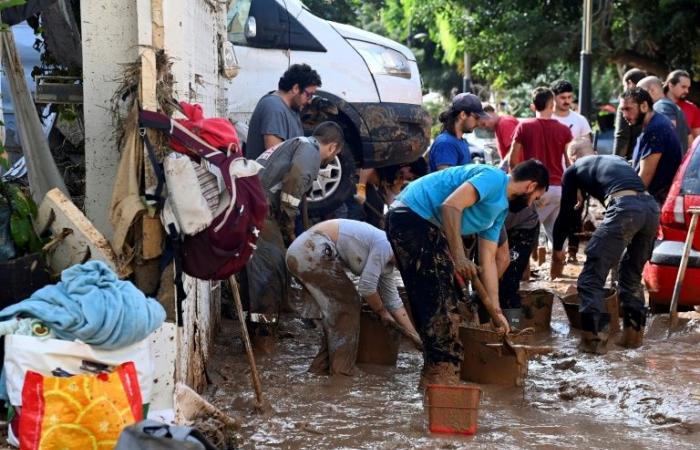 Floods in Spain: the army on the front line facing the chaos