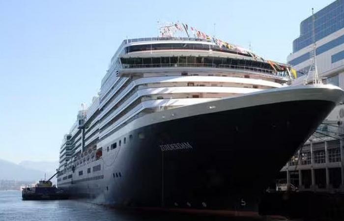 The Zuiderdam, cruise ship, cancels its inaugural stopover in Pointe-à-Pitre