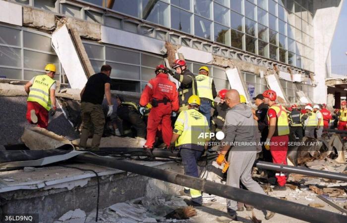 National day of mourning after train station roof collapse leaves at least 12 dead