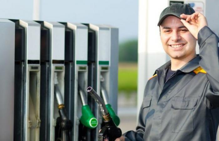 “I'm a gas station attendant, here's how much I earn per month”