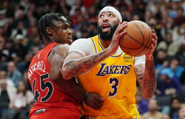 The Los Angeles Lakers defeated the Raptors 131-125