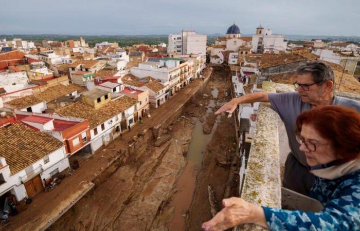 in Chiva, near Valencia, “we can do nothing other than help each other”