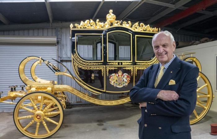 What is this new carriage of Charles III unveiled during his tour of Australia?