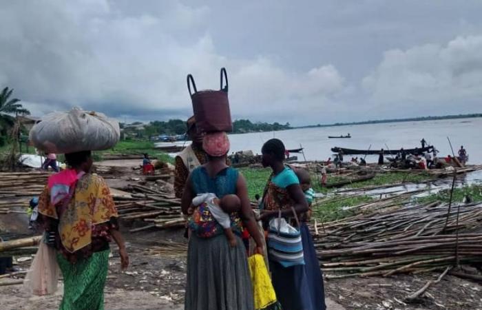 Ecuador: people welcome the effectiveness of vaccination against poliomyelitis