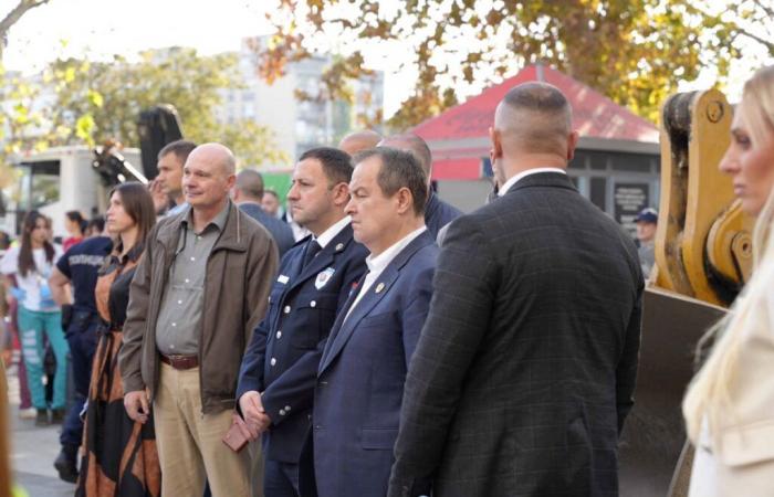 Serbia: Eleven dead after train station roof collapses