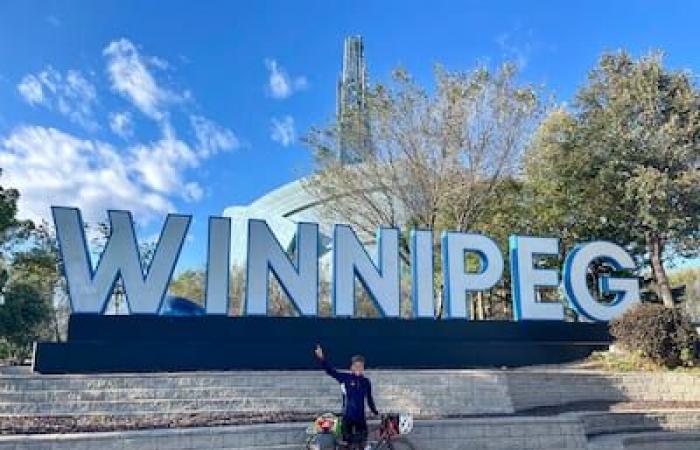 Crossing Canada by bike: a Frenchman born in Halifax returns 23 years later to discover his native country