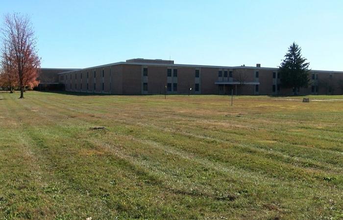 Deal to turn abandoned high school into community center falls through