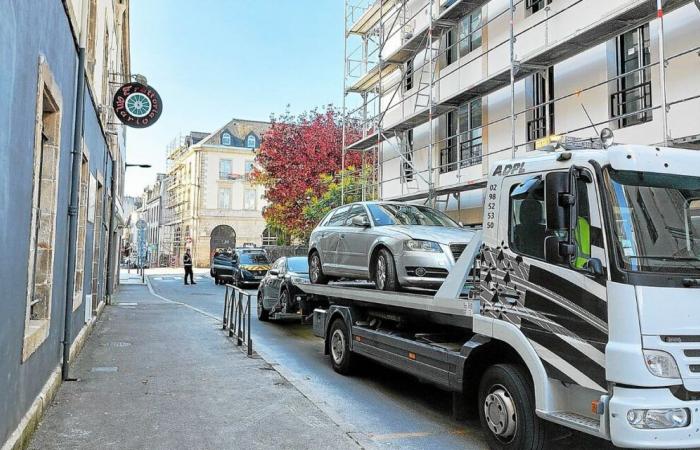 Drunk and speeding on the expressway, the driver fled before being arrested in the city center in Quimper