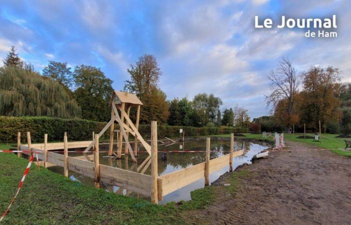 the playground under construction has its feet in the water