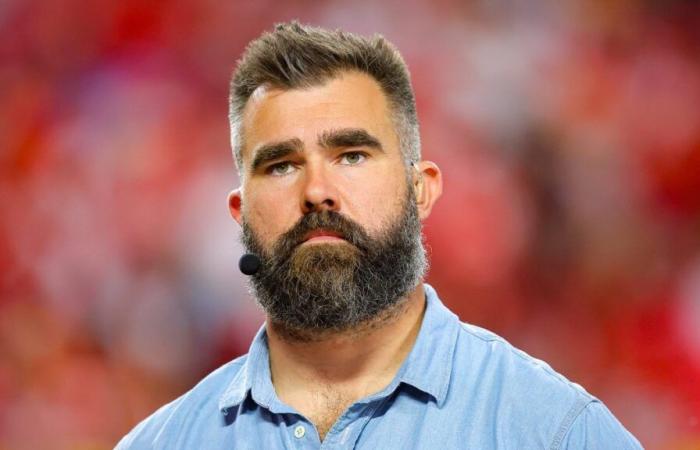 Jason Kelce appears to smash man’s phone after using gay slur – NBC10 Philadelphia