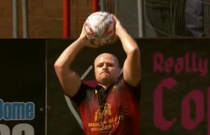 He scores with a… throw-in and qualifies his team: the incredible goal scored by an English D5 player in the FA Cup